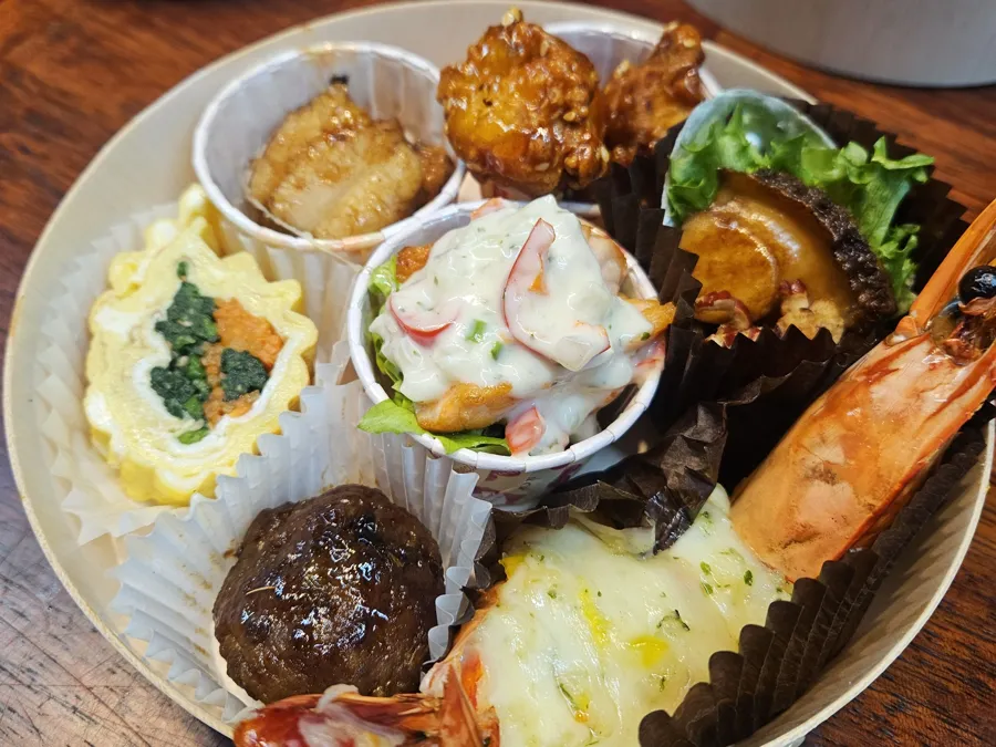 한식도시락 새우구이 전 함박 샐러드컵 원형 접시 서울